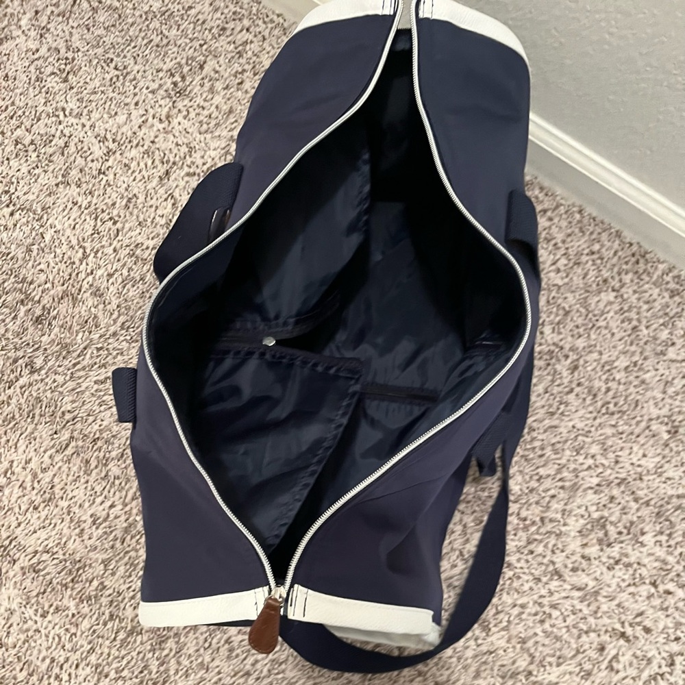 100% authentic Ralph Lauren 2 in 1 travel bag.